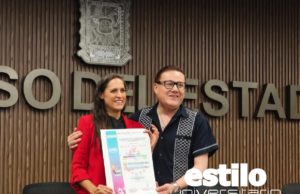 Reconocen a Anel Nochebuena como Mujer del Año en Congreso Nacional