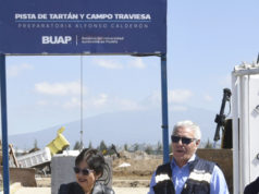 Rectora Lilia Cedillo coloca primera piedra de pista de tartán y campo traviesa en la prepa Alfonso Calderón