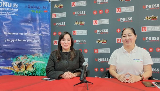 Ana María Carcaño y Esther Ayón 1