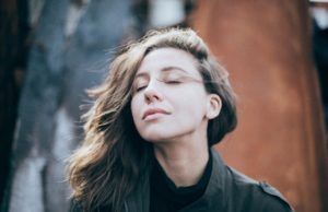 Inhala, exhala y controla tu cuerpo: académico IBERO Puebla explica importancia del Día de la Respiración