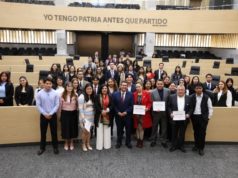 Recibe diputado Pavel Gaspar a estudiantes de la BUAP que participaron en el programa “Diputado por un Día”