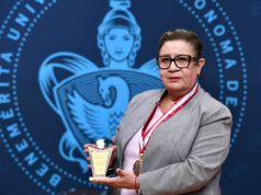 Académica BUAP recibe galardón educativo y Doctorado Honoris Causa por la OIICE