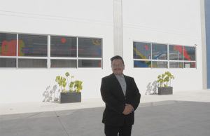 Estudiantes BUAP plasman creatividad en edificios de CU2