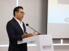 Néstor Camarillo participa en seminario de la UPAEP y refrenda su compromiso con las y los jóvenes
