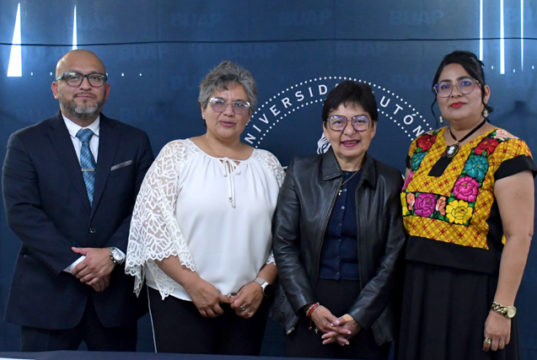 Rectora Lilia Cedillo toma protesta a directora electa de la preparatoria “Lic. Benito Juárez García”