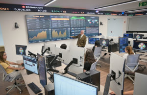 El súper peso asfixia a las remesas: académico UDLAP