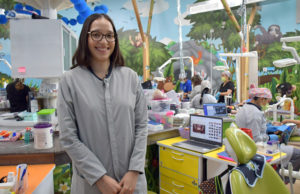 Estudiante investiga cómo fortalecer el esmalte dental para reducir caries en niños