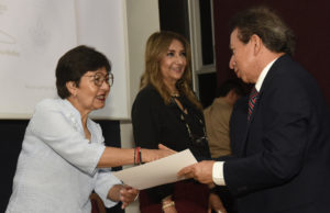 Entrega Rectora Lilia Cedillo reconocimientos para celebrar el Día del Contador Público