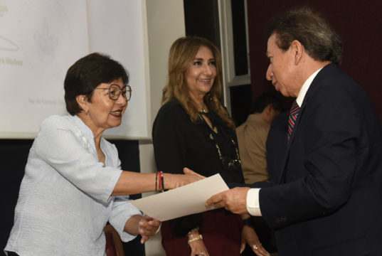 Entrega Rectora Lilia Cedillo reconocimientos para celebrar el Día del Contador Público