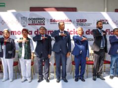 Entrega SEP cofias y distintivos a estudiantes de la USEP