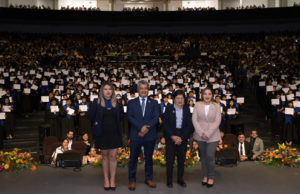 Acompaña Rectora Lilia Cedillo a estudiantes del Complejo Regional Centro en su graduación