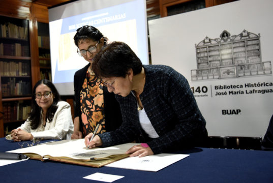 Inaugura Rectora Lilia Cedillo el Coloquio Internacional Bibliotecas Centenarias