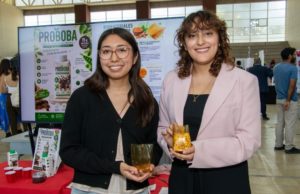 Talentos IBERO Puebla desarrollan biomaterial inteligente para detectar alimentos en mal estado