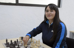 Obtiene alumna BUAP medalla de plata en ajedrez