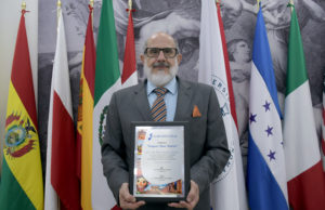 Recibe investigador BUAP premio “Gregorio Pérez Palacios”
