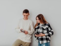 Uso de celulares en las escuelas: el reto es regularlos, no prohibirlos por completo