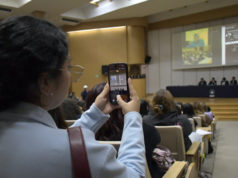Dicta conferencia magistral el politólogo Robert Keohane a estudiantes de la BUAP