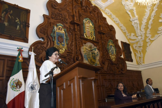 Entrega Rectora Lilia Cedillo reconocimientos a la primera generación de egresados de la FACUFI